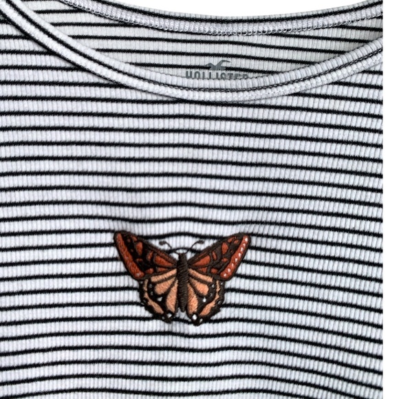 Hollister Women's Shirt Size Medium Long Sleeve Crop Top Embroidered Butterfly - Picture 2 of 8